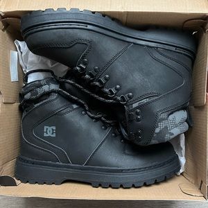 BRAND NEW IN BOX DC Winter Boots
